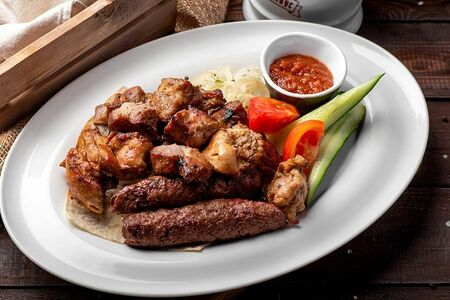 Мясное ассорти с гриля