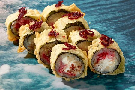 Теплый ролл с угрем