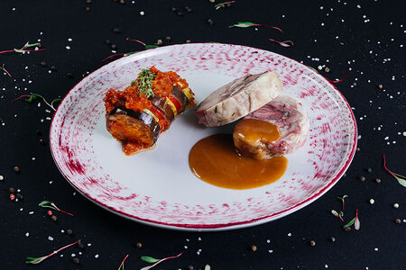 Лопатка ягнёнка с рататуем Конфи бьялди