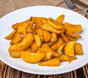 Картофельные дольки в панировке