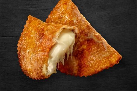 Чебурек с моцареллой