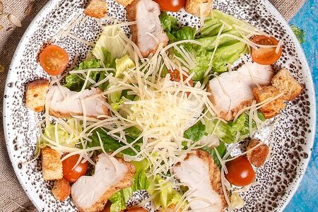 Цезарь с курицей