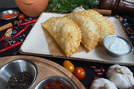 Чебурек с телятиной