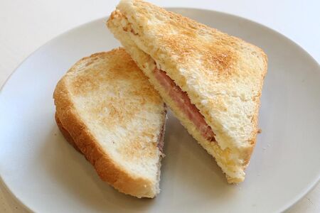 Сэндвич с ветчиной
