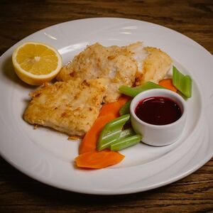 Судак в винoградно-клюквенным соусе