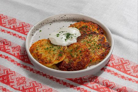 Драники со сметаной