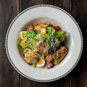 Цезарь с курицей