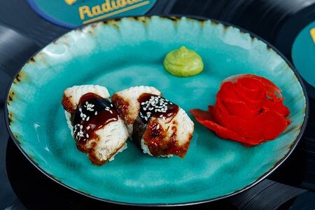 Суши с угрем