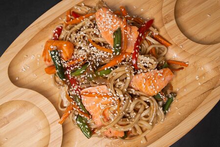 Удон с Лососем