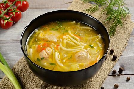 Куриный суп с лапшой