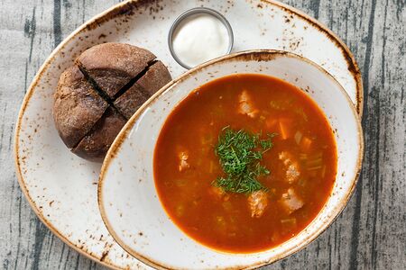 Острый фасолевый суп с красным карри