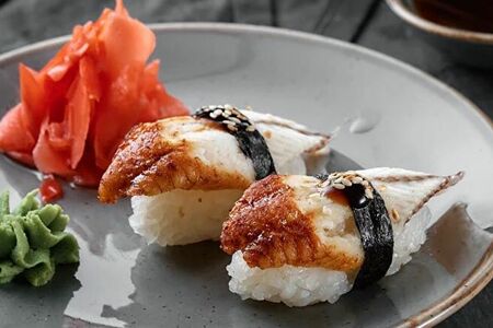 Суши с угрем