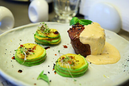 Филе миньон пепе верде