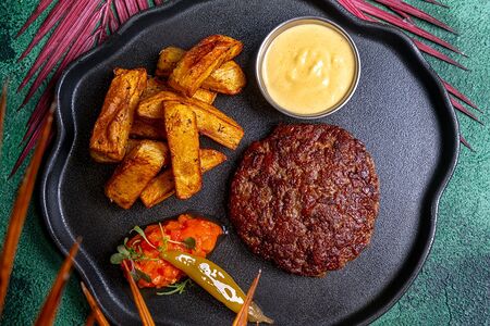 Бифштекс из говядины с трюфельным картофелем