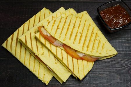 Кесадилья с ветчиной (половинка)