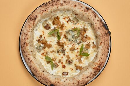 Пицца Груша и горгонзола