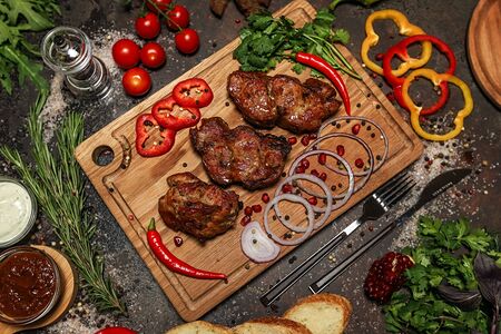 Шашлык из cвинoй шеи