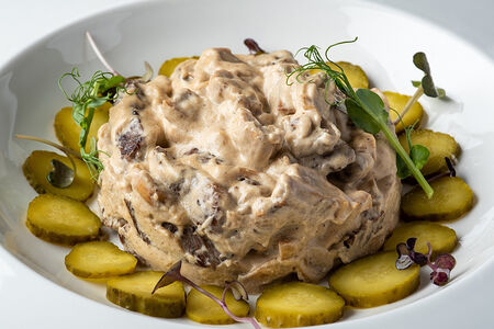 Беф строганов с грибами доставка