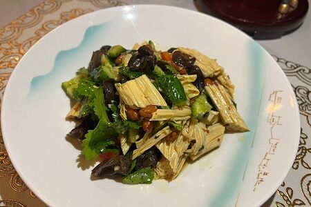 Соевая спаржа с грибами