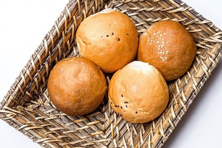 Хлебная булочка с кунжутом