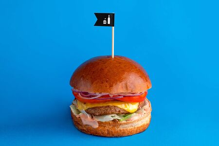 Бургер с вегетарианской котлетой