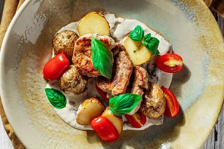 Свинина с мини картофелем