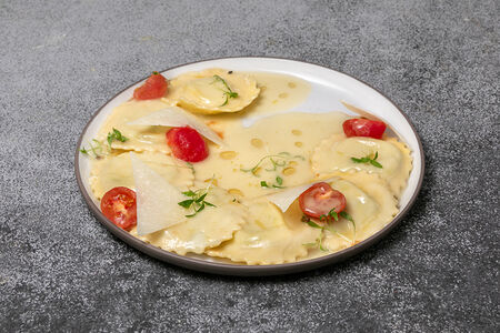 Равиоли с шпинатом и рикоттой