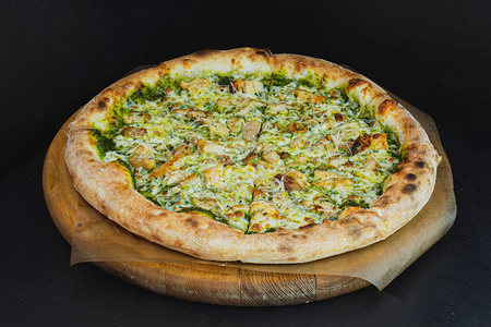 Пицца цыпленок с песто