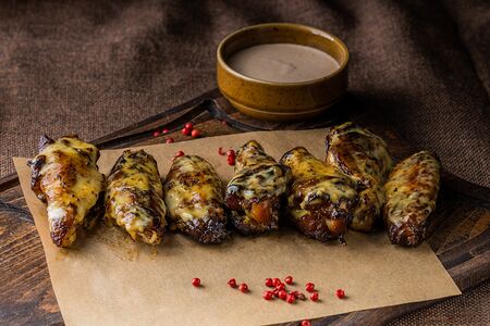 Куриные крылышки медово-горчичные