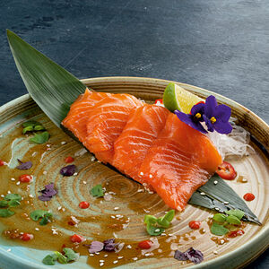 Сашими с лососем