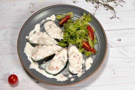 Мидии в сливочно-икорном соусе