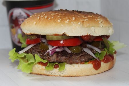 Острый BBQ бургер из говядины