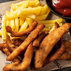 Куриные палочки с картофелем фри