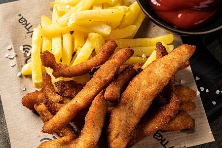 Куриные палочки с картофелем фри