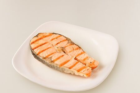 Стейк форели на гриле