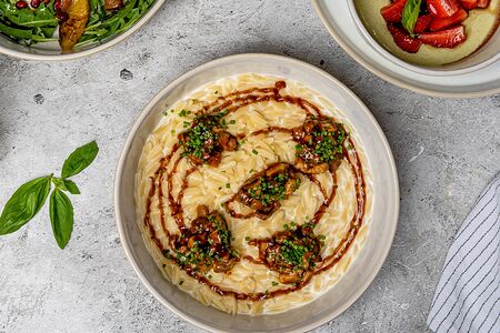 Орзо с угрем и сливочным соусом