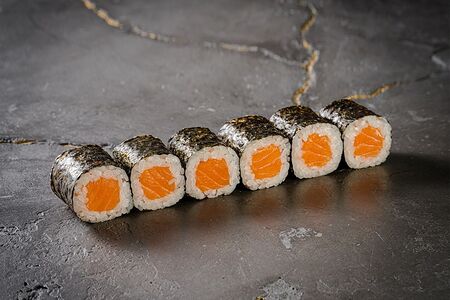 Классический Ролл с лососем