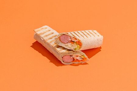 Сосиска в лаваше двойная