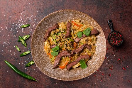 Рис басмати с овощами и лососем в кисло-сладком соусе