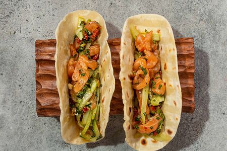 Тако с копченым лососем