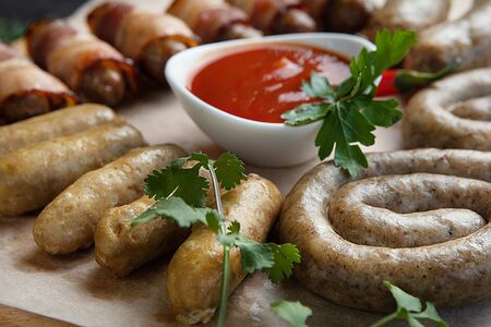 Ассорти колбасок на гриле