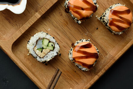 Ролл кальмар яичный