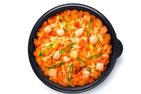 Чесночный рис с курицей