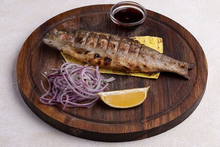 Форель радужная на углях