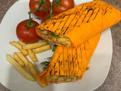 Шаурма из курицы в лаваше