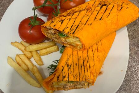 Шаурма из курицы в лаваше