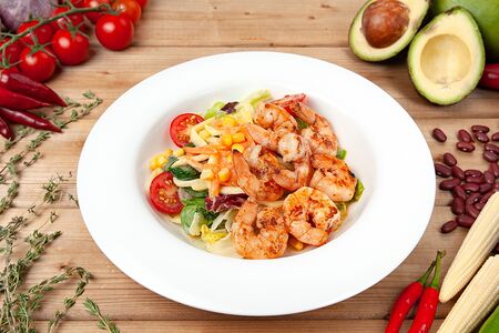 Салат с креветками