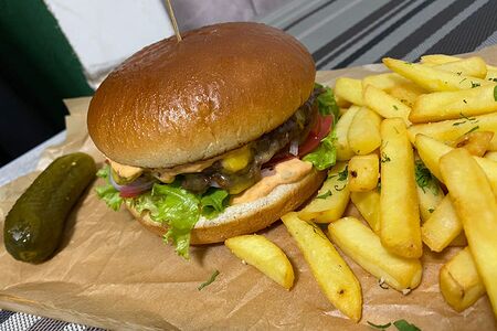 Фирменный бургер