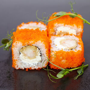 Тобико ролл с креветкой темпура