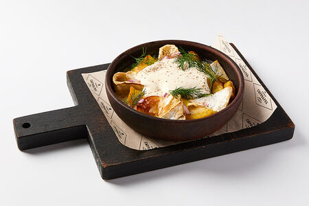 Камамбер с картофелем и сметаной